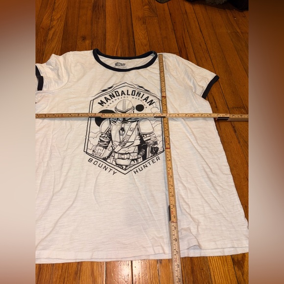 Star Wars The Mandalorian Bounty Hunter Graphic Tee - Picture 2 of 3